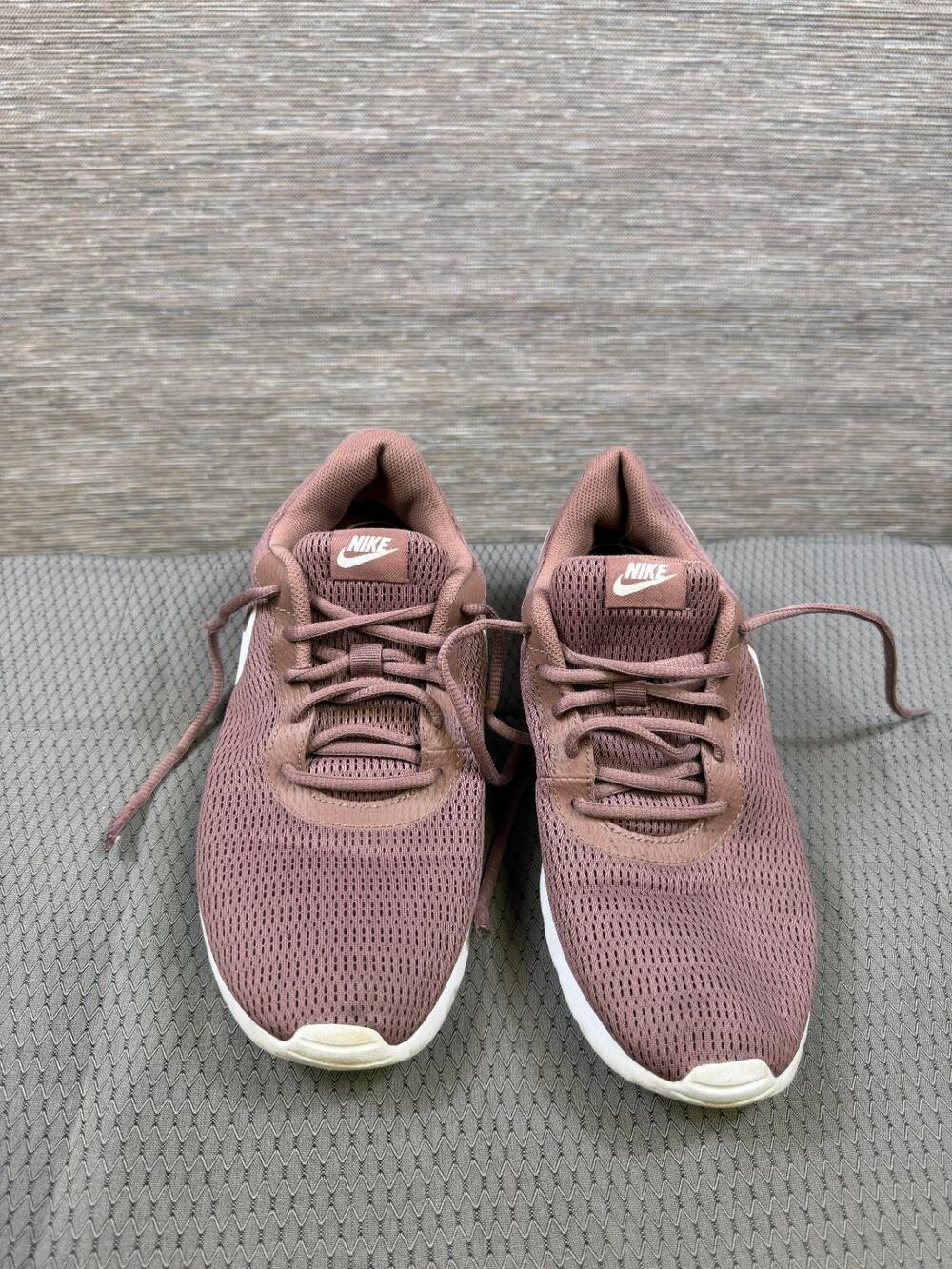 Nike Tanjun Smokey Mauve Low Top Sneakers Running Shoes 812655-203 Womens Sz 11